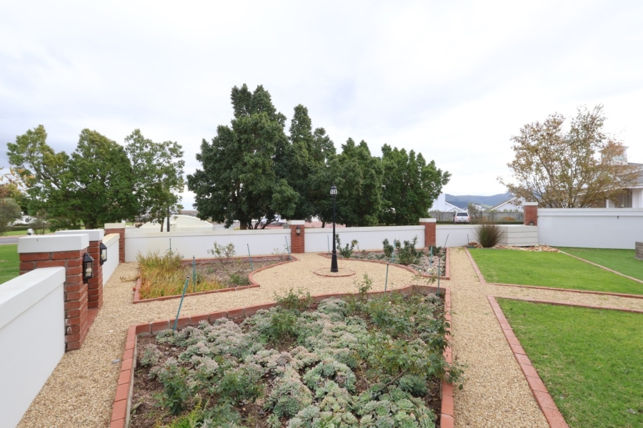 To Let 4 Bedroom Property for Rent in Val De Vie Estate Western Cape